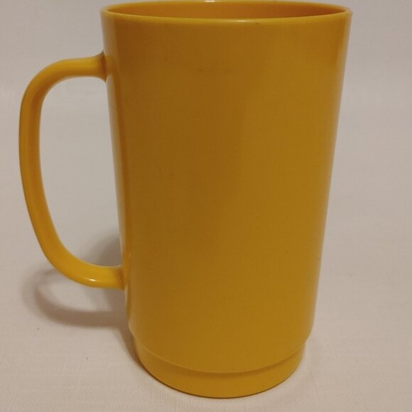 BRIGHT Vintage Shell Gas Station Mug Made in CANADA Plastic - Picture 5 of 5
